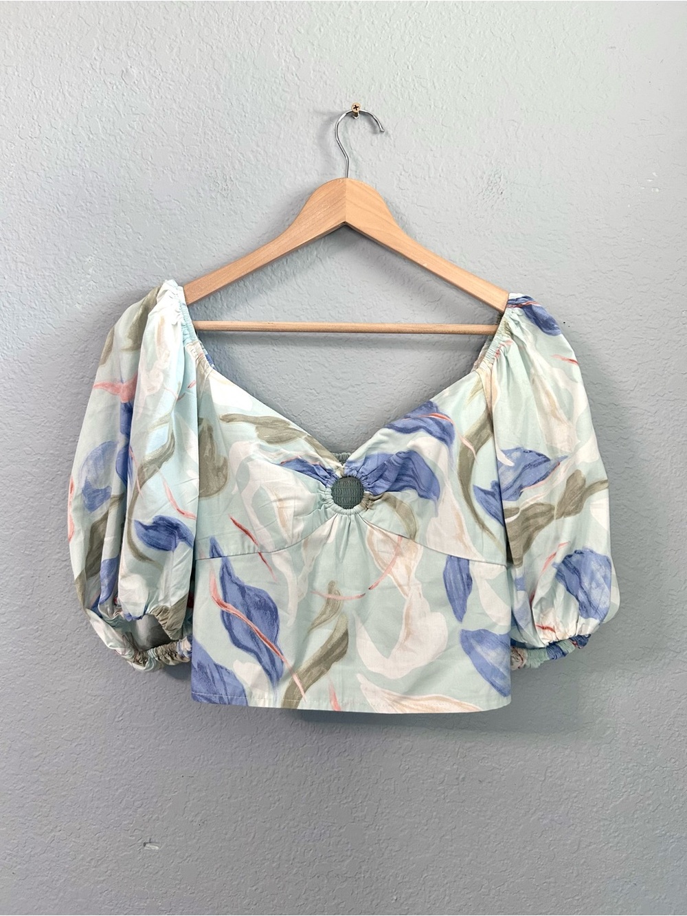 Abercrombie & Fitch Puff Sleeve Floral Top